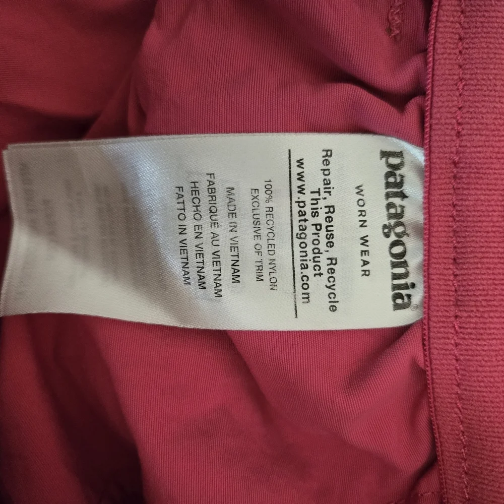 PATAGONIA Girls Baggies Shorts in Marble Pink Size L